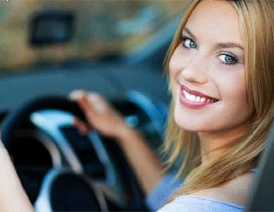 Уроки вождения с автоинструктором: мужчина или женщина?